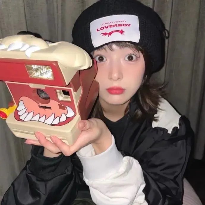 女孩，母亲与恶魔